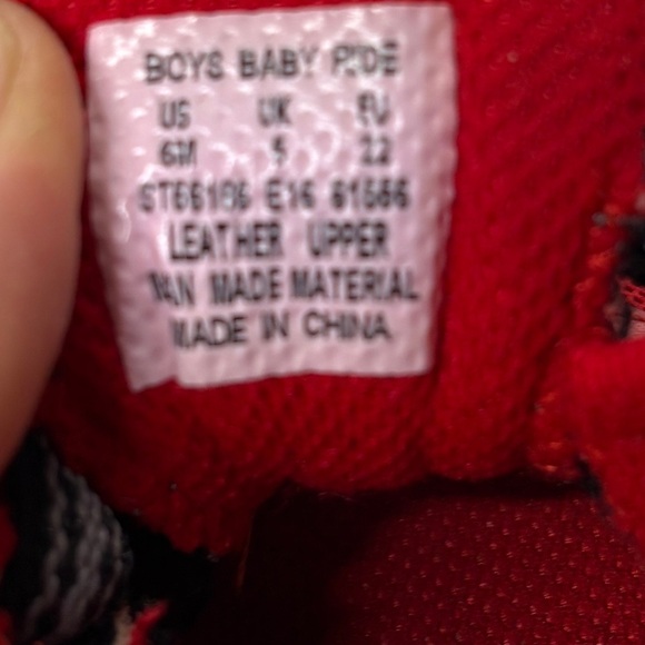 Saucony Kids Red and Black Sneakers size 6 - Picture 2 of 9